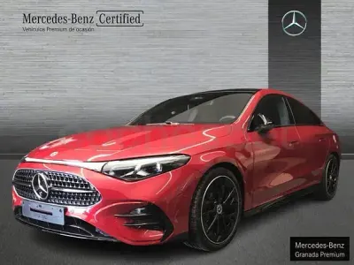 Usado Mercedes CLA180 136 CV (100 kW) 2026 Rojo Berlina