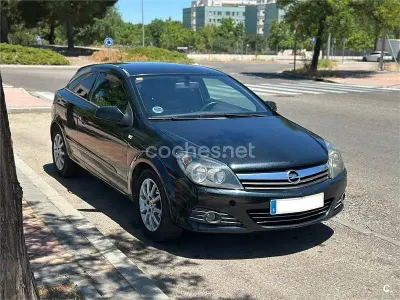 Usado Opel Astra GTC Sport 100 CV (73 kW) 2007 Negro Berlina