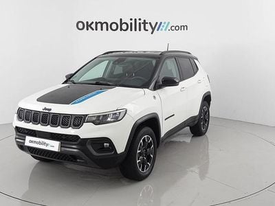 Usado Jeep Compass Trailhawk 240 CV (176 kW) 2022 Blanco alpine + techo negro SUV