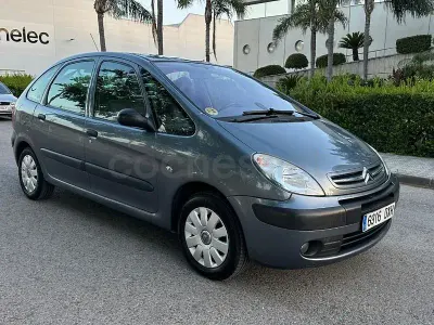 Usado Citroën Xsara Picasso Exclusive 110 CV (80 kW) 2006 Gris / plata Monovolumen