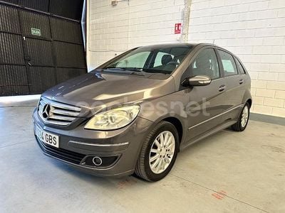 Usado Mercedes B180 109 CV (80 kW) 2008 Beige Monovolumen