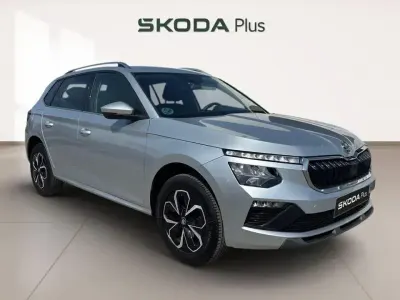 Usado Skoda Kamiq Selection 116 CV (85 kW) 2025 Gris plata SUV