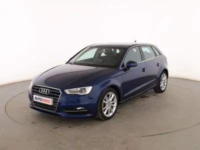 Usado Audi A3 Sportback Attraction 110 CV (80 kW) 2016 Azul Utilitario