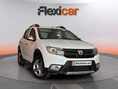 Usado Dacia Sandero Stepway 90 CV (66 kW) 2017 Blanco Berlina