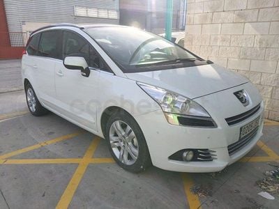 Usado Peugeot 5008 Allure 115 CV (84 kW) 2013 Blanco Monovolumen