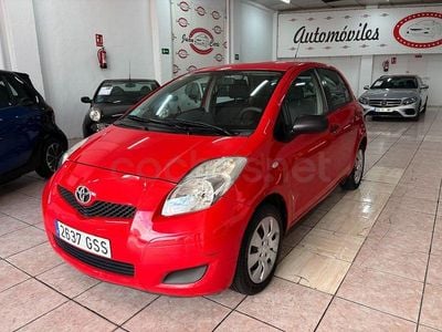 Usado Toyota Yaris Live 69 CV (50 kW) 2009 Rojo Utilitario