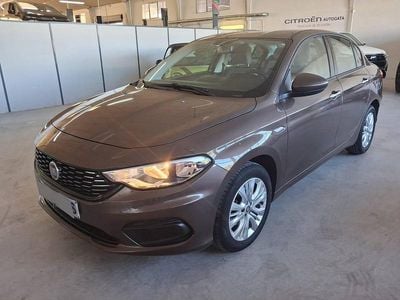 Usado Fiat Tipo Lounge 95 CV (69 kW) 2017 Rojo Berlina