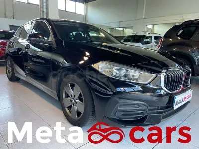 Usado BMW 118 140 CV (102 kW) 2020 Negro Utilitario