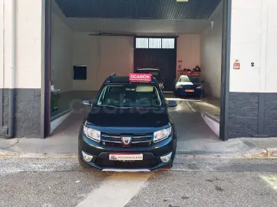 Usado Dacia Sandero Stepway 90 CV (66 kW) 2015 Negro Berlina