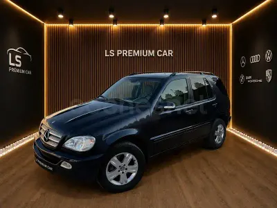 Usado Mercedes ML270 Edition 163 CV (119 kW) 2005 Azul SUV