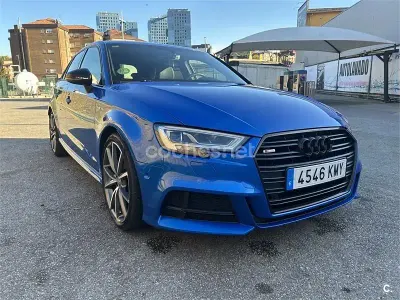 Usado Audi A3 Comfort 150 CV (110 kW) 2018 Azul Berlina