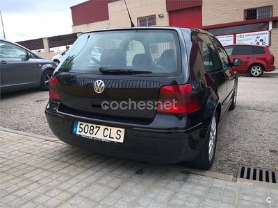 Usado VW Golf IV Advance 100 CV (73 kW) 2003 Negro Berlina