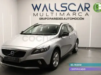Usado Volvo V40 CC Momentum 150 CV (110 kW) 2016 Gris / plata Familiar