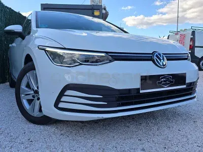 Usado VW Golf VIII 115 HP (84 kW) 2021 Branco Sedan
