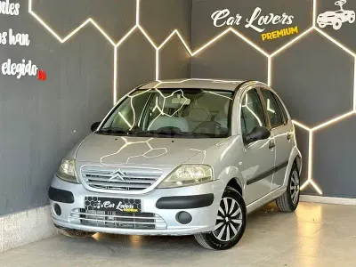 Usado Citroën C3 61 CV (44 kW) 2004 Gris / plata Berlina