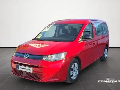 Usado VW Caddy Maxi 102 CV (75 kW) 2023 Rojo Monovolumen
