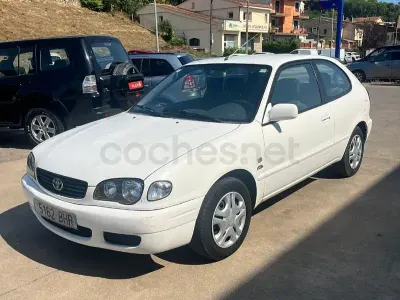 Usado Toyota Corolla Terra 90 CV (66 kW) 2001 Blanco Berlina