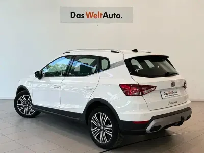 Usado Seat Arona Ecomotive 115 CV (84 kW) 2019 Blanco SUV