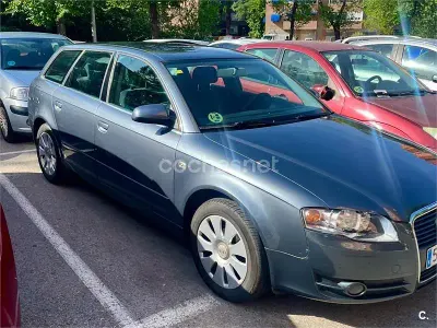 Usado Audi A4 140 CV (102 kW) 2006 Gris / plata Familiar