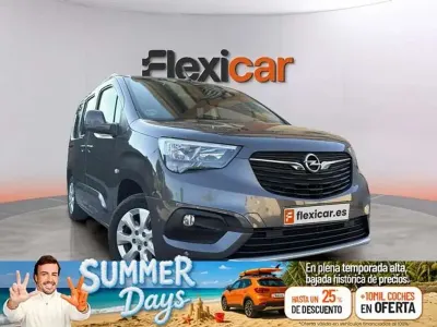 Usado Opel Combo Life Innovation 131 CV (96 kW) 2019 Gris Monovolumen