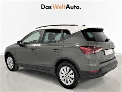 Usado Seat Arona Style 110 CV (80 kW) 2024 Gris SUV