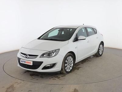 Blanco Usado 2013 Opel Astra Excellence Utilitario | 9399 € (Precio justo)