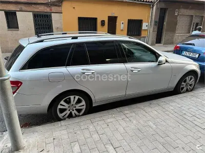 Usado Mercedes 200 75 CV (55 kW) 1993 Gris / plata Familiar