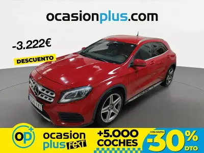 Begagnad Mercedes GLA200 136 HK (100 kW) 2019 Röd SUV