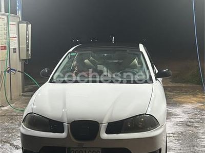 Usado Seat Ibiza 75 CV (55 kW) 2003 Blanco Berlina