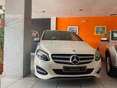 Usado Mercedes B200 136 CV (100 kW) 2018 Blanco Utilitario