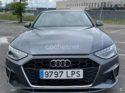Usado Audi A4 S-Line 136 CV (100 kW) 2021 Gris / plata Berlina