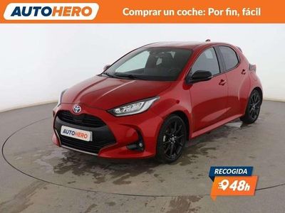 Usado Toyota Yaris Hybrid Style 116 CV (85 kW) 2023 Rojo Berlina