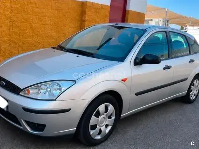 Usado Ford Focus Trend 100 CV (73 kW) 2005 Blanco Berlina
