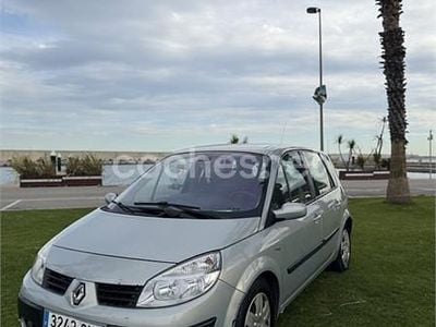 Usado Renault Scénic II Dynamique 136 CV (100 kW) 2004 Gris / plata Monovolumen
