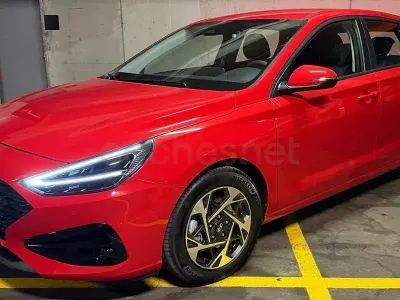 Nuevo Hyundai i30 120 CV (88 kW) 2025 Rojo Berlina