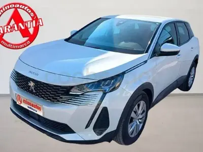 Usado Peugeot 3008 Active 130 CV (95 kW) 2021 Blanco SUV