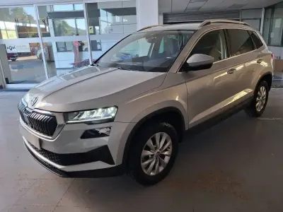 Usado Skoda Karoq Ambition 150 CV (110 kW) 2023 Gris SUV