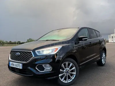 Usado Ford Kuga Vignale 150 CV (110 kW) 2017 Negro SUV