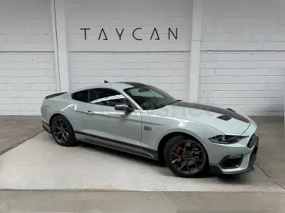 Usado Ford Mustang 459 CV (337 kW) 2021 Gris / plata Coupe