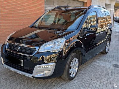 Begagnad Peugeot Partner Tepee Style 120 HK (88 kW) 2016 Svart Minibuss