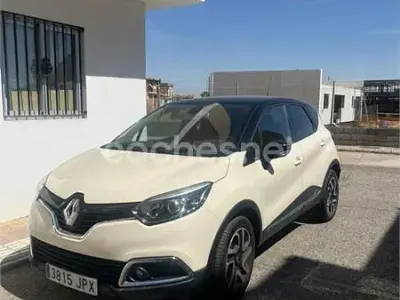 Usado Renault Captur Zen 90 CV (66 kW) 2016 Blanco SUV