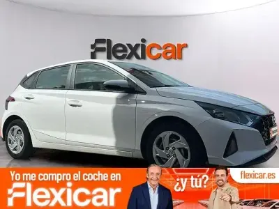 Usado Hyundai i20 100 CV (73 kW) 2021 Blanco Utilitario