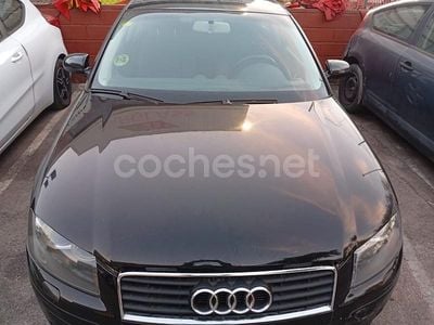 Usado Audi A3 Ambiente 140 CV (102 kW) 2004 Rojo Berlina