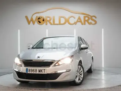 Usado Peugeot 308 SW Access 100 CV (73 kW) 2017 Gris / plata Familiar