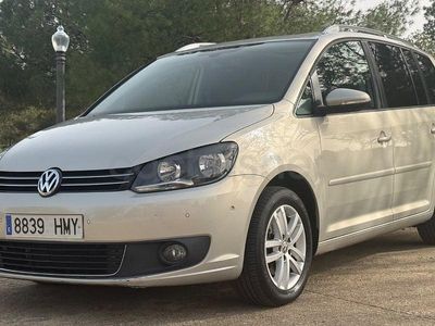 Usado VW Touran Advance 105 CV (77 kW) 2012 Gris / plata Monovolumen