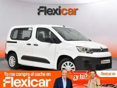 Usado Citroën Berlingo Feel 102 CV (75 kW) 2021 Blanco Monovolumen