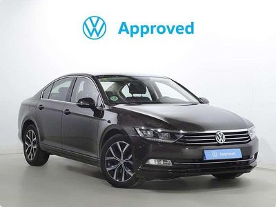 Usado VW Passat Advance 120 CV (88 kW) 2015 Marrón Berlina