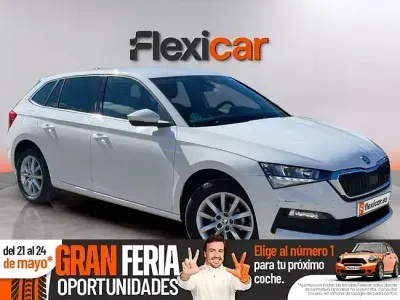Usado Skoda Scala 110 HP (80 kW) 2022 Branco Citadino