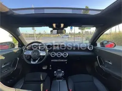 Begagnad Mercedes A200 156 HK (114 kW) 2019 Röd Sedan