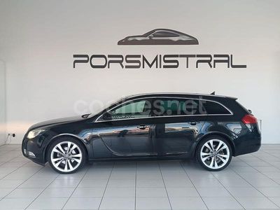 Usado Opel Insignia Cosmo 160 CV (117 kW) 2011 Negro Familiar
